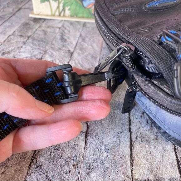 Samsonite Camera Bag Adjustable Shoulder Strap Small Padded Bag Multiple Pockets - Picture 8 of 8